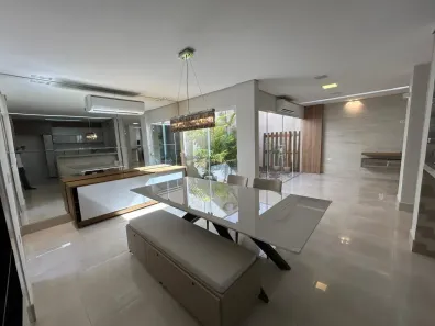 Casa de Condomínio com 3 Quartos à venda, 220m² no Granja Marileusa, Uberlândia