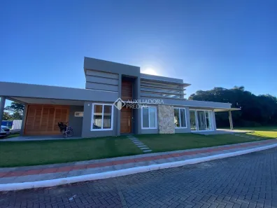 Casa de Condomínio com 3 Quartos à venda, 220m² no , Garopaba