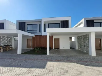 Sobrado com 3 Quartos à venda, 116m² no Vila Nova, Joinville