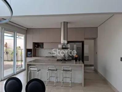Casa de Condomínio com 3 Quartos à venda, 209m² no Granja Marileusa, Uberlândia