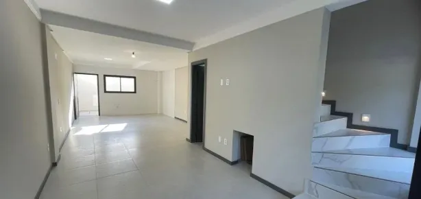 Sobrado com 2 Quartos à venda, 108m² no Bombas, Bombinhas