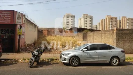 Lote/Terreno com 1 Quarto à venda, 2379m² no Planalto, Uberlândia