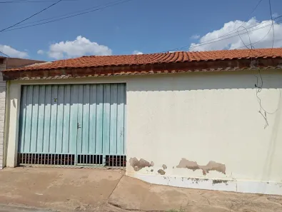 Casa com 3 Quartos à venda, 104m² no Petrópolis, Várzea Grande