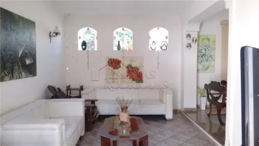 Casa com 3 Quartos para alugar, 350m² no Jardim das Nações, Taubaté