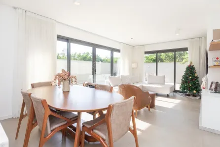 Apartamento com 2 Quartos para alugar, 170m² no Mont Serrat, Porto Alegre