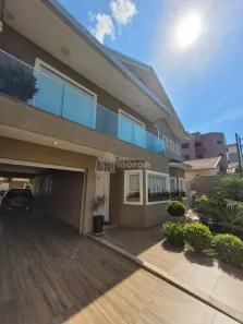 Sobrado com 5 Quartos à venda, 371m² no Estrela, Ponta Grossa