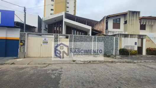 Casa com 4 Quartos à venda, 300m² no Grageru, Aracaju
