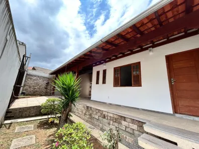Casa com 3 Quartos à venda, 300m² no Nossa Senhora das Graças, Juiz de Fora