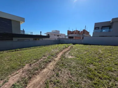 à venda, 330m² no Urbanova, São José dos Campos