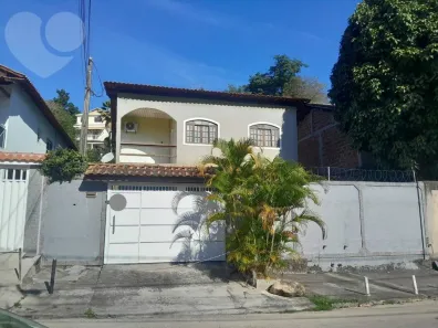 Casa com 4 Quartos à venda, 360m² no Maceió, Niterói