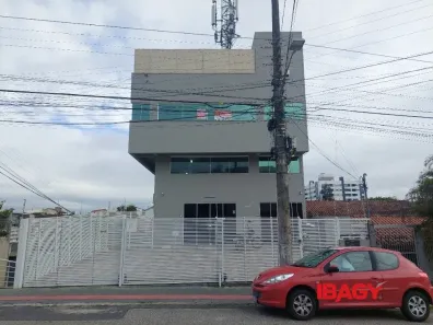 Sala Comercial para alugar, 132m² no Canto, Florianópolis