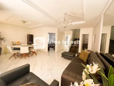 Sobrado com 4 Quartos à venda, 298m² no Lídice, Uberlândia
