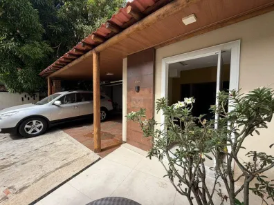 Casa com 4 Quartos para alugar, 280m² no Luzia, Aracaju