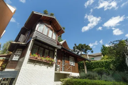 Casa com 3 Quartos à venda, 189m² no Santa Felicidade, Curitiba