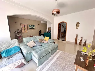 Casa com 3 Quartos para alugar, 240m² no Vila Augusta, Guarulhos