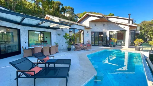 Casa de Condomínio com 4 Quartos à venda, 867m² no Itaipava, Petrópolis