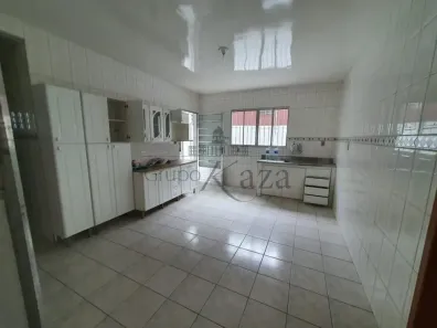 Casa com 3 Quartos à venda, 200m² no Monte Castelo, São José dos Campos