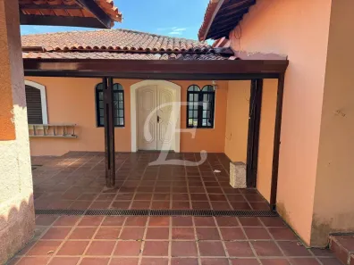 Casa de Condomínio com 3 Quartos para alugar, 840m² no Jardim Lambreta, Cotia