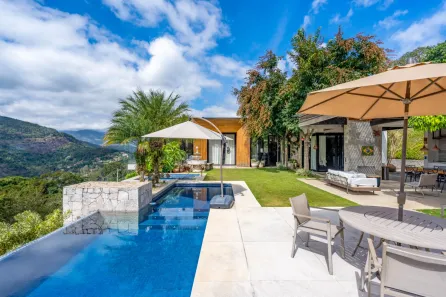 Casa de Condomínio com 4 Quartos à venda, 700m² no Itaipava, Petrópolis