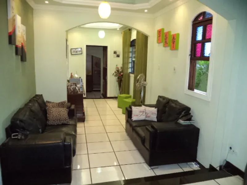 Casa com 4 quartos — Santa Terezinha, Belo Horizonte
