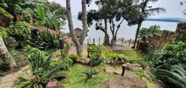 Casa com 3 Quartos à venda, 600m² no Sambaqui, Florianópolis