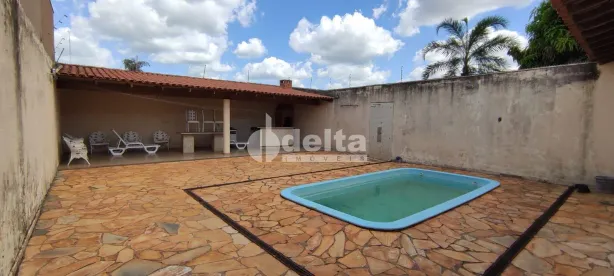 Casa com 3 Quartos à venda, 225m² no Carajás, Uberlândia