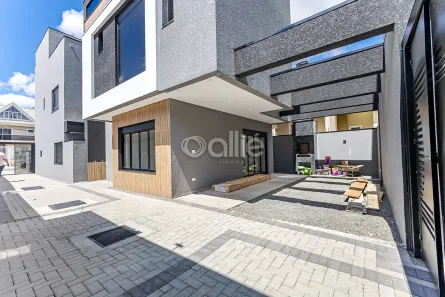 Casa de Condomínio com 3 Quartos à venda, 142m² no Novo Mundo, Curitiba