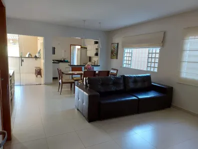Casa com 4 Quartos à venda, 246m² no Setor São José, Goiânia
