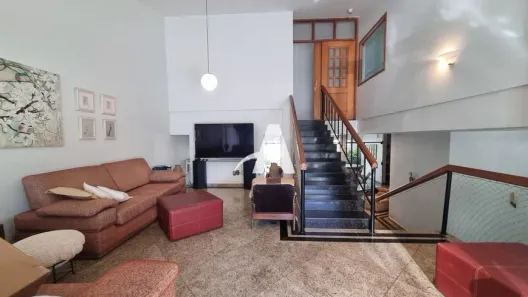 Casa com 3 Quartos para alugar, 300m² no Lídice, Uberlândia