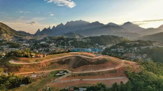 Lote/Terreno à venda, 641m² no Ermitage, Teresópolis