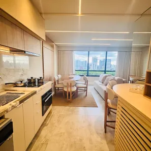 Apartamento com 2 Quartos para alugar, 78m² no Centro, Curitiba
