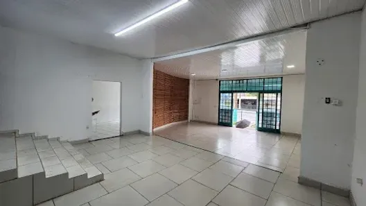 Ponto Comercial para alugar, 100m² no Centro, Uberaba