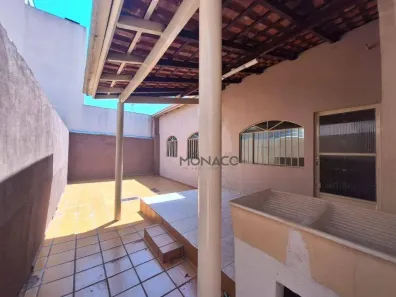 Casa com 2 Quartos para alugar, 60m² no Bandeirantes, Londrina