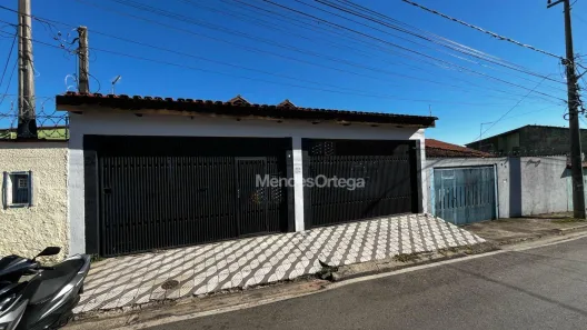 Casa com 3 Quartos para alugar, 352m² no Vila Elza, Sorocaba