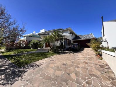 Casa de Condomínio com 4 Quartos à venda, 330m² no Cerrito, Santa Maria