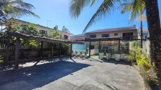 Sobrado com 4 Quartos à venda, 232m² no Cambijú, Itapoá