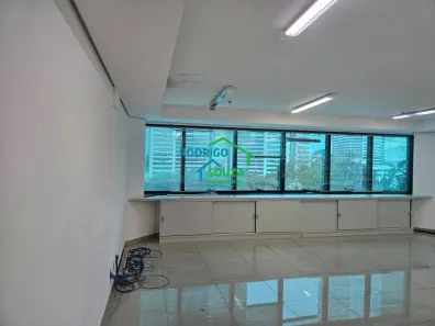 Sala Comercial para alugar, 77m² no Alphaville Industrial, Barueri