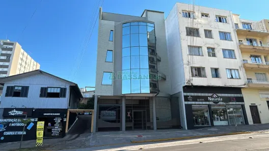 Prédio Comercial para alugar, 1200m² no Centro, Caxias do Sul