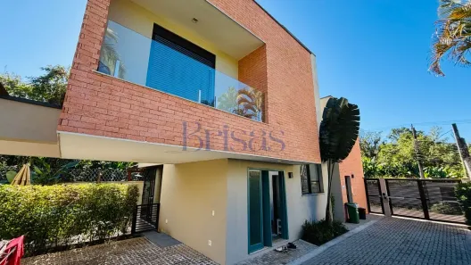 Casa de Condomínio com 3 Quartos à venda, 140m² no Camburi, São Sebastião