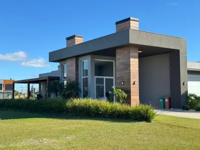 Casa de Condomínio com 3 Quartos à venda, 160m² no XANGRI-LÁ, Xangri-lá