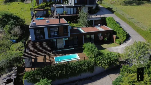 Casa de Condomínio com 3 Quartos à venda, 165m² no , Garopaba