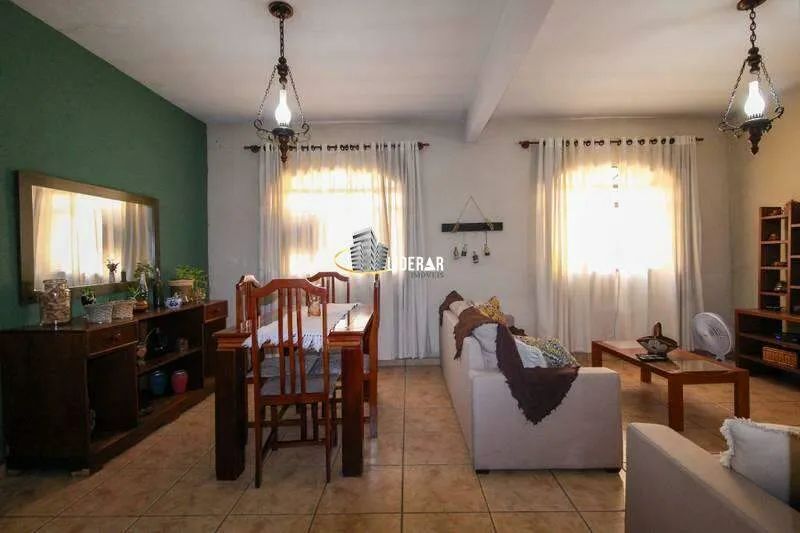 Casa com 4 quartos — Carlos Prates, Belo Horizonte