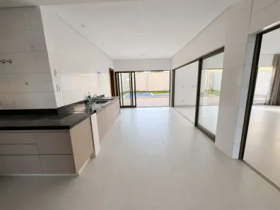 Sobrado com 4 Quartos à venda, 351m² no Goiânia 2, Goiânia