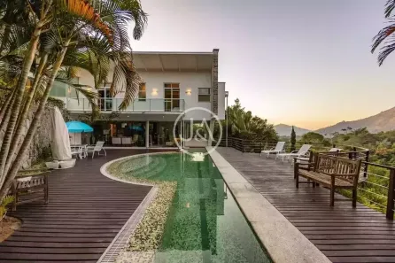 Casa com 3 Quartos à venda, 314m² no Samambaia, Petrópolis