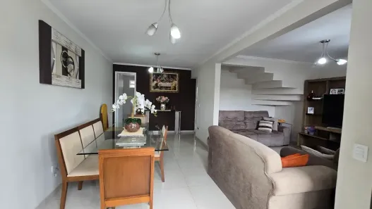 Sobrado com 3 Quartos à venda, 99m² no Santa Cândida, Curitiba