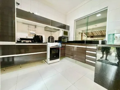Casa com 3 Quartos à venda, 200m² no Nacional, Contagem