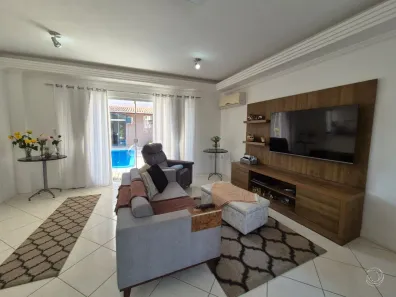 Casa com 3 Quartos à venda, 195m² no Coqueiros, Florianópolis