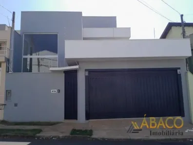 Sobrado com 3 Quartos à venda, 216m² no Planalto Paraíso, São Carlos