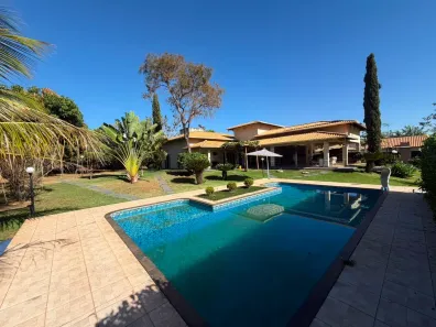 Fazenda/Sítio com 3 Quartos à venda, 2240m² no , Hidrolândia