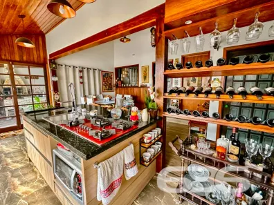 Casa com 2 Quartos à venda, 129m² no Parque Guarani, Joinville